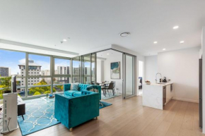 Brand New Luxe 3-Bed Apartment In Aotea Square